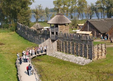 biskupin bilety|BISKUPIN MUZEUM ARCHEOLOGICZNE skansen。